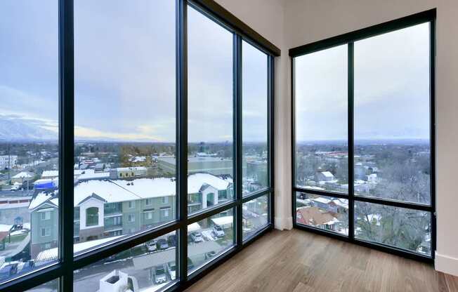 The Stack - Sugarhouse Apartments with Large Bright Windows