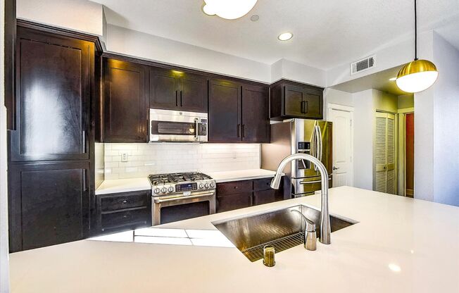 LUXURY TOWNHOME IN SUNNYVALE | 2014 BUILD