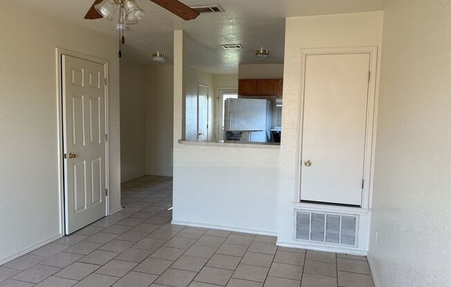 2 beds, 1.5 baths, $995