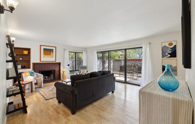 Beautiful Ground-Floor 2BR Condo on Stanford Campus