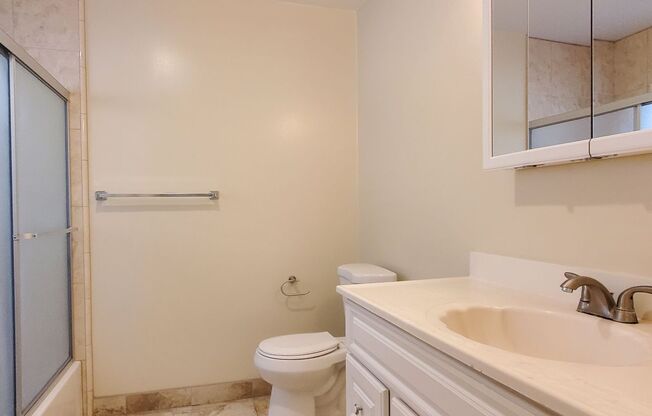 1 bed, 1 bath, $1,995, Unit 25