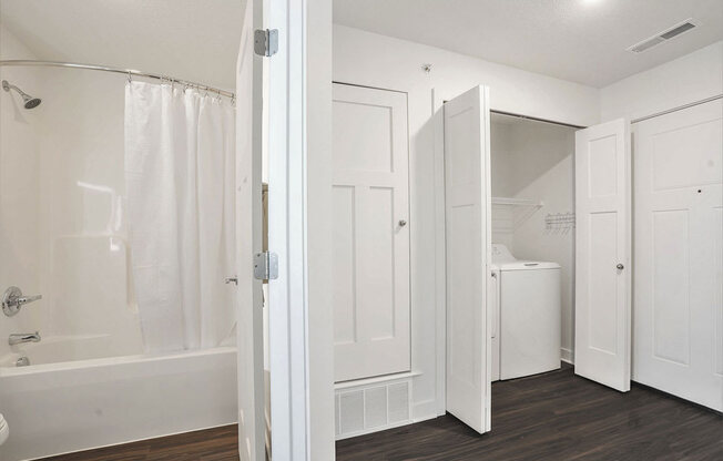 Convenient Bath and Laundry Areas at Meadowbrooke Apartment Homes, Grand Rapids, MI