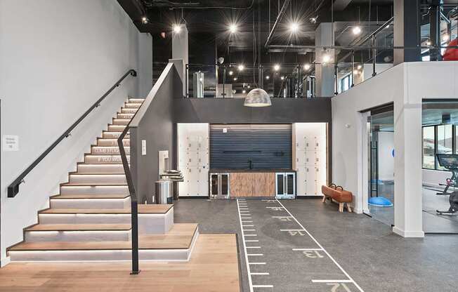 Bi-level fitness studio