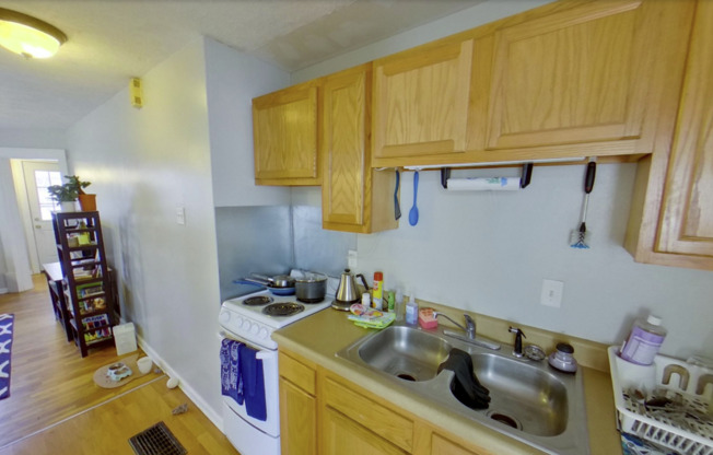 3D Tour Available - Close to City Park + Hardwood Floors + Washer & Dryer! Available August 5th!