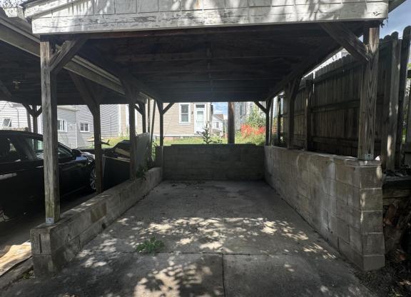 1037 VANCE AVE