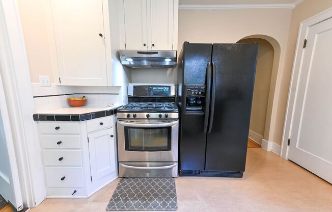 Craftsman 5 Bed/2 Bath Lincoln Park Neighborhood Home