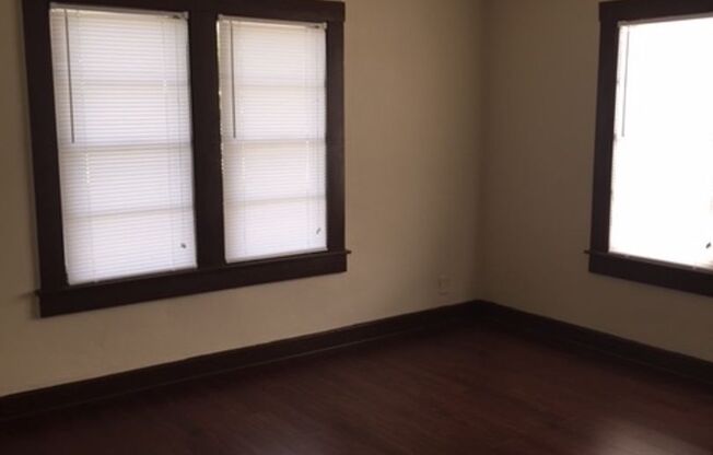 2 beds, 1 bath, $1,600