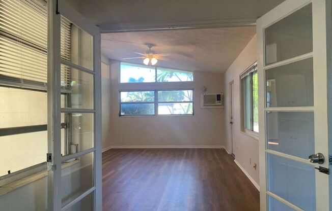 Light and Bright Two Bedroom Duplex in Gulfport