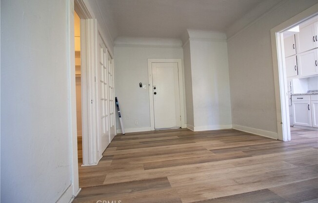 1316 S Mariposa Ave