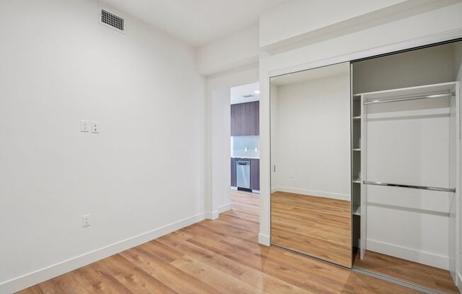 2 beds, 1 bath, 841 sqft, $3,695