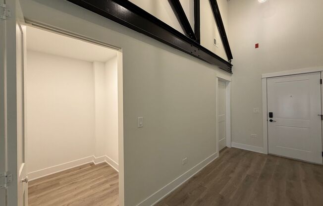 1 bed, 1.5 baths, 689 sqft, $3,395, Unit 204