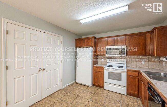 3 beds, 2 baths, $1,650