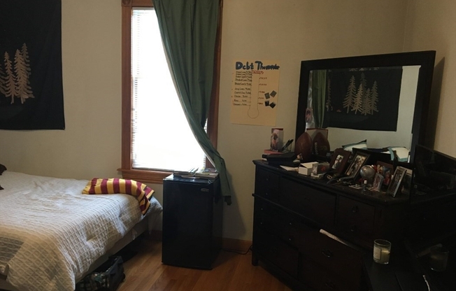 3 beds, 1 bath, 1,200 sqft, $2,900, Unit 1