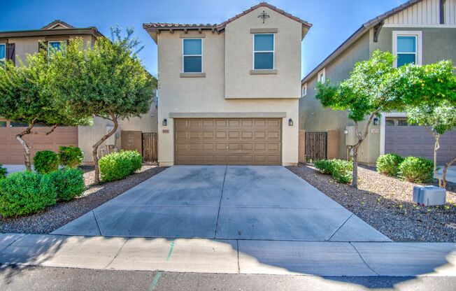 Cooley Station Stunning 3 bedroom!