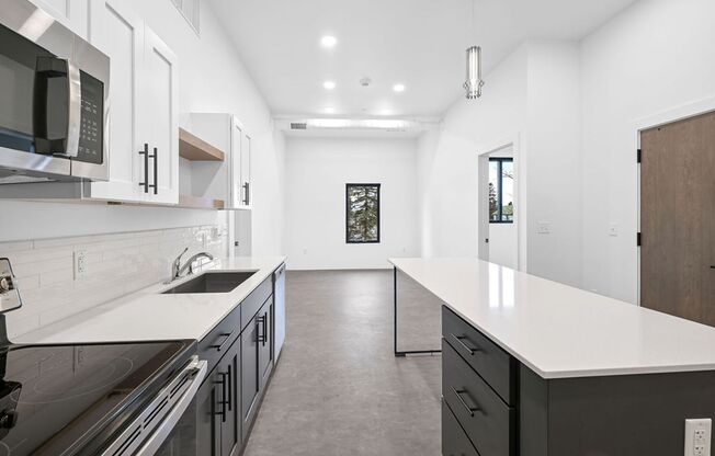 2 beds, 2 baths, 956 sqft, $1,825, Unit 3209