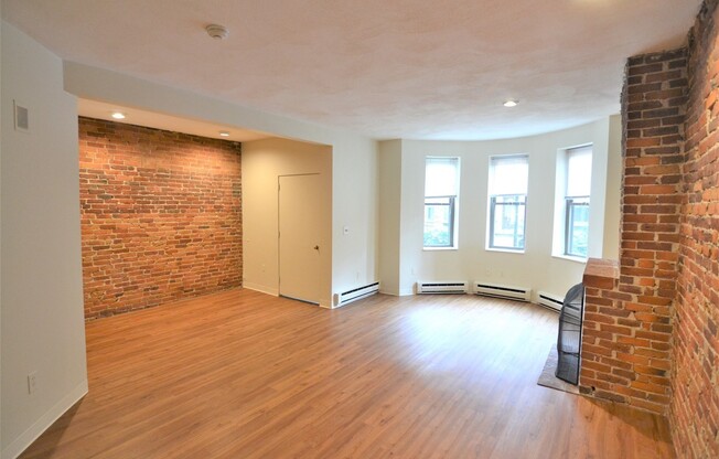 1 bed, 1 bath, 745 sqft, $3,075, Unit 40-PE