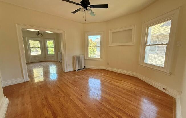 3 beds, 1 bath, 2,988 sqft, $4,300, Unit 2