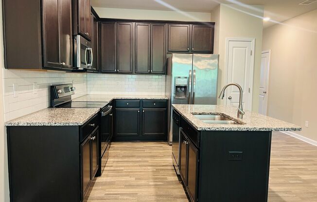 Beautiful 3 bedroom, 2.5 bathroom townhome in Atlanta! Must see!