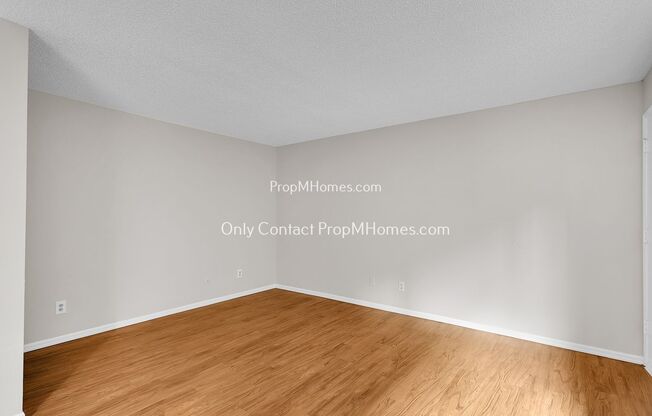 2 beds, 1 bath, $1,599, Unit 8820 N Ivanhoe Street Unit 17