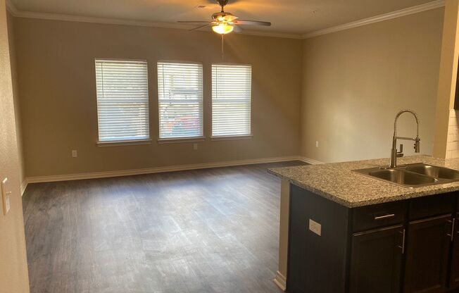 1 bed, 1 bath, 756 sqft, $1,125, Unit 213