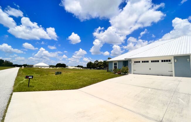 Beautiful 2 Bd/2 Ba Duplex in Sebring