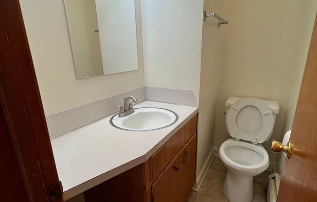 2 beds, 1.5 baths, 900 sqft, $1,440, Unit F-5