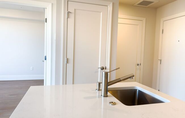 1 bed, 1 bath, $5,000, Unit 504