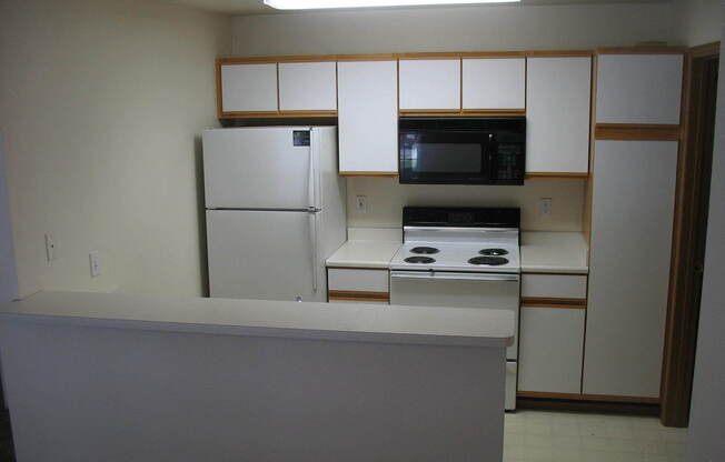 2 beds, 1 bath, $1,075, Unit K43