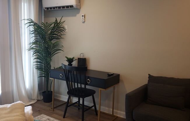 1 bed, 1 bath, $1,400, Unit Unit 26