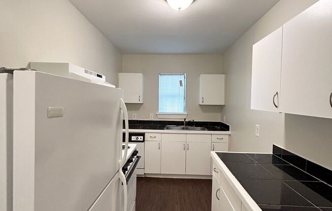 1 bed, 1 bath, $695, Unit MA9131