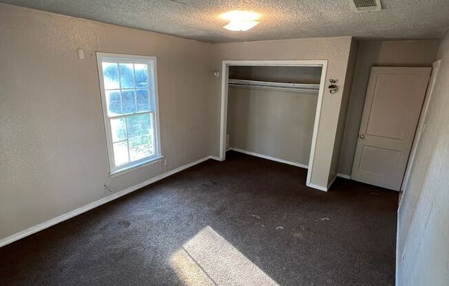 2 beds, 1 bath, $595