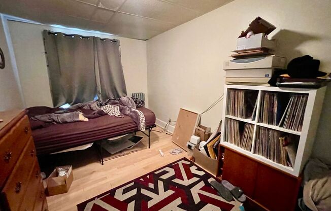 1 bed, 1 bath, $995, Unit 32