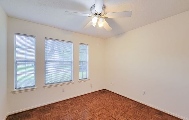 Beautiful 3-Bedroom, 2-Bath Home Nestled on a Tranquil Cul-de-sac!