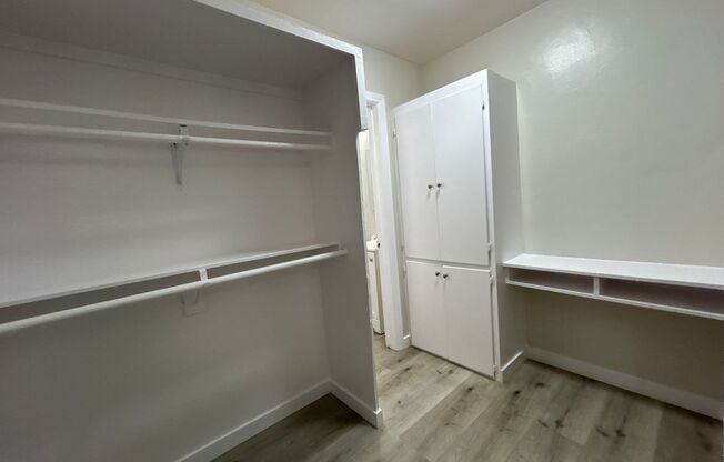 1133 LOCUST AVE LONG BEACH, CA 90813-3262