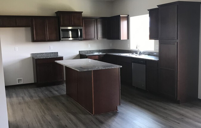 Beautiful Home with Quartz Countertops!
