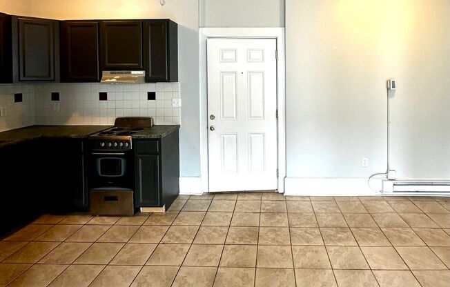 1 bed, 1 bath, 435 sqft, $1,795, Unit 814