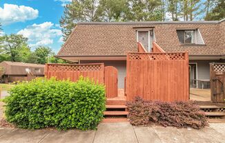 Condo in Chapel Hill - short term option!