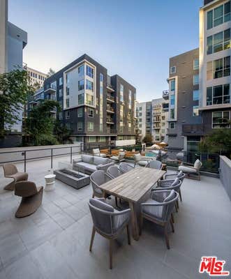 1120 W 6 ST