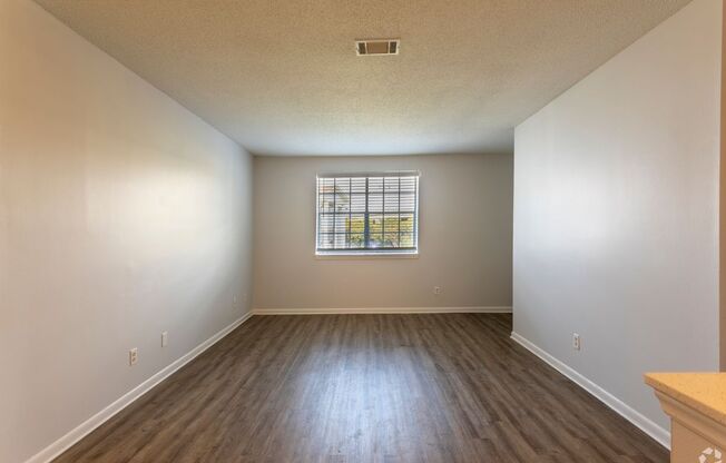 2 beds, 2 baths, 950 sqft, $1,100