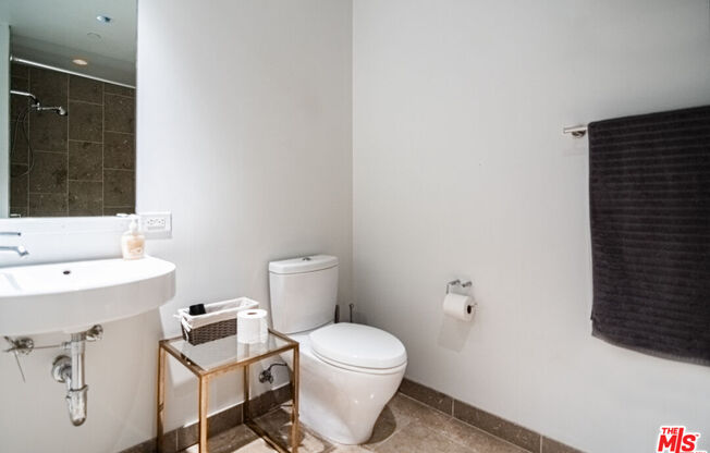 2 beds, 3 baths, 1,720 sqft, $8,500, Unit 6G