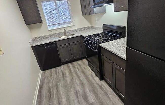 2 beds, 1 bath, 879 sqft, $1,340, Unit 4613-C