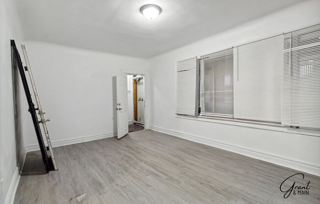 2 beds, 1 bath, $950, Unit Unit 1 - Lower