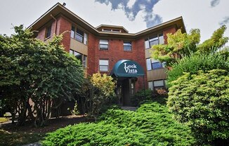 Lock Vista Apartments in Seattle