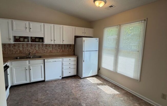 Carrboro / Brighton Sq. Apt. AVAILABLE