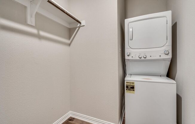 2 beds, 2 baths, 837 sqft, $1,750, Unit 3213T