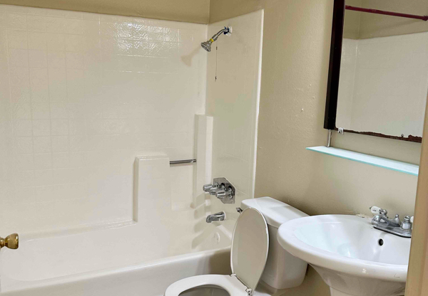 255 LOMA DR