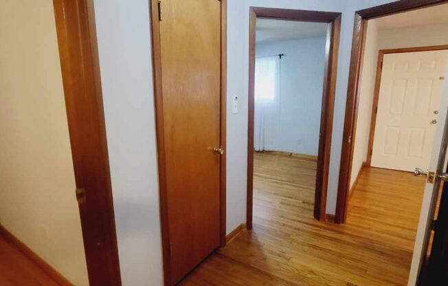 2 beds, 1 bath, $1,025