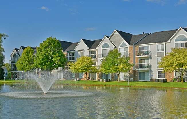 Lake Views at Hillside Apartments, Wixom 48393