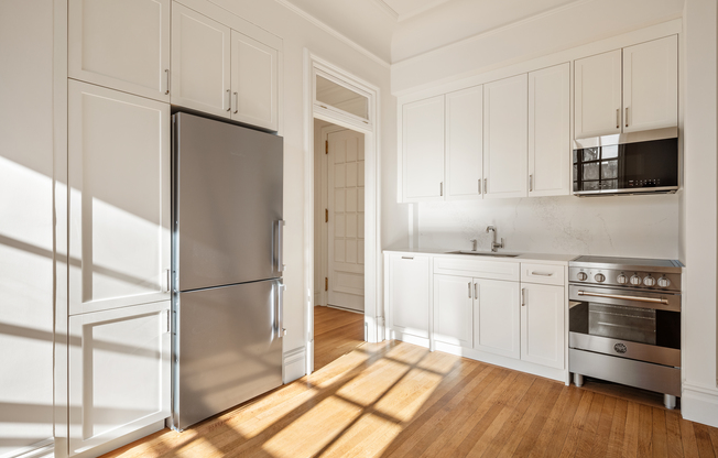 1 bed, 1 bath, 553 sqft, $5,650, Unit 1331