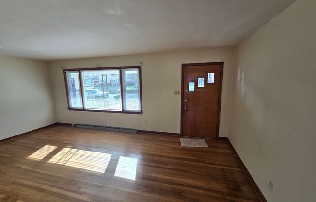 NEWLY REMODELED 3 BEDROOM HOUSE